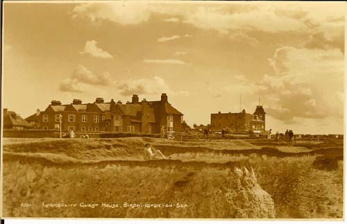 Larkscliffe and Bay Hotel 1930's