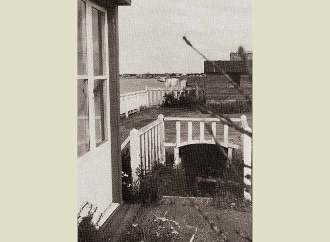 Steps to beach at Tower Bunalows