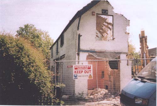 Epple Road - End of House by bridge