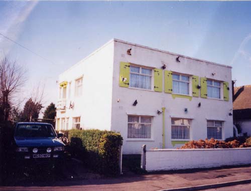 Flats in King's Avenue