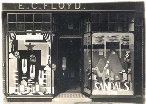 No 21 E C Floyd, outfitter c.1932
