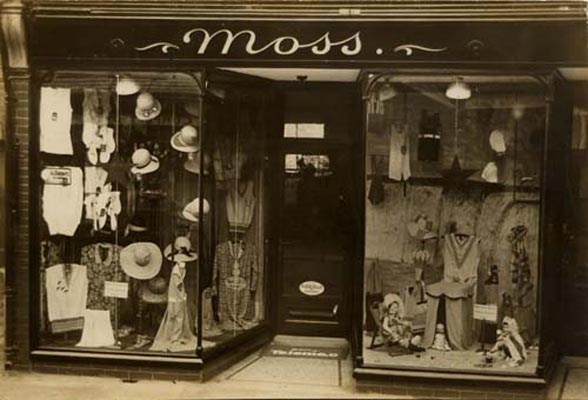 No 18 J E Moss, draper, c 1932